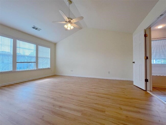 Building Photo - 8205 Norwich Pl