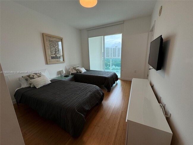 Building Photo - 19400 Turnberry Way