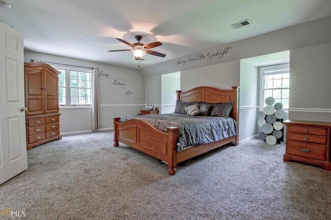 Building Photo - 208 Wysteria Ct