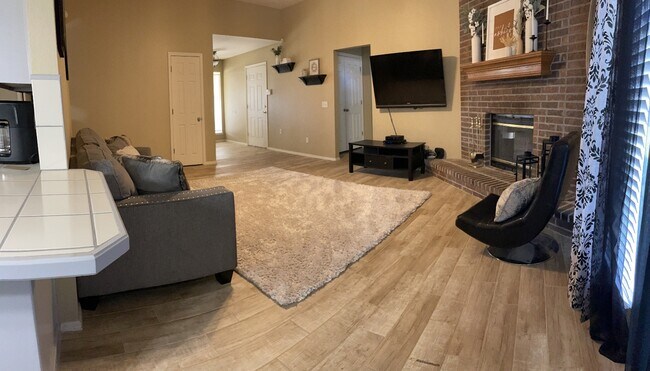 Building Photo - 10413 NW 45th St