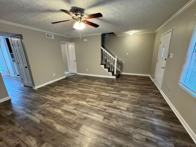 Building Photo - NOW READY!! 2 bedroom 2.5 bathroom in Snellville
