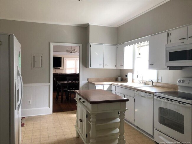 Building Photo - 599 Greenland Dr