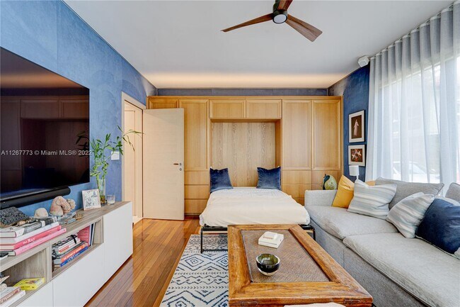 Building Photo - 2755 SW 2nd St