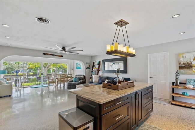 Building Photo - 9298 Sun Isle Dr NE