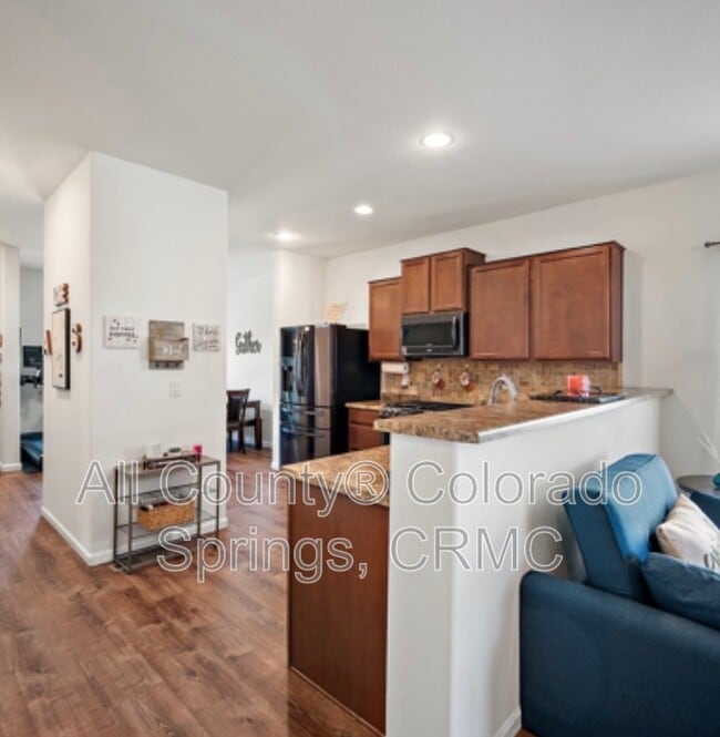 Building Photo - 10084 Thunderbolt Trail