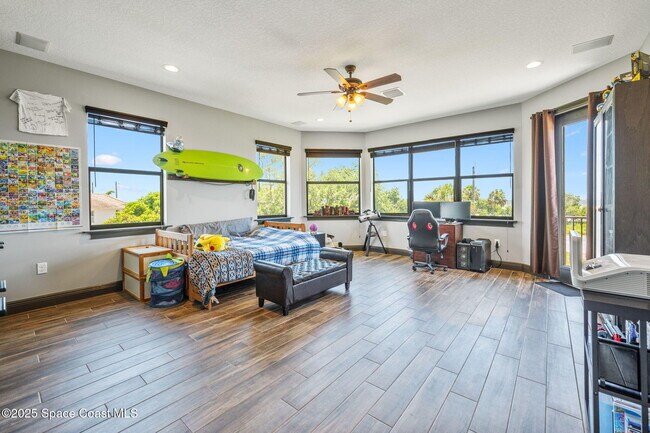 Building Photo - 6725 S Tropical Trail