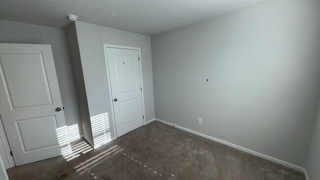 Building Photo - Lovely 3-Bedroom Home in a Quiet Kansas Ci...