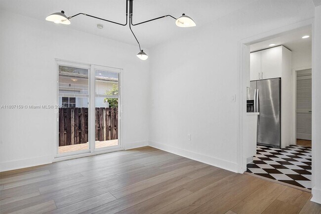 Building Photo - 500 92nd St