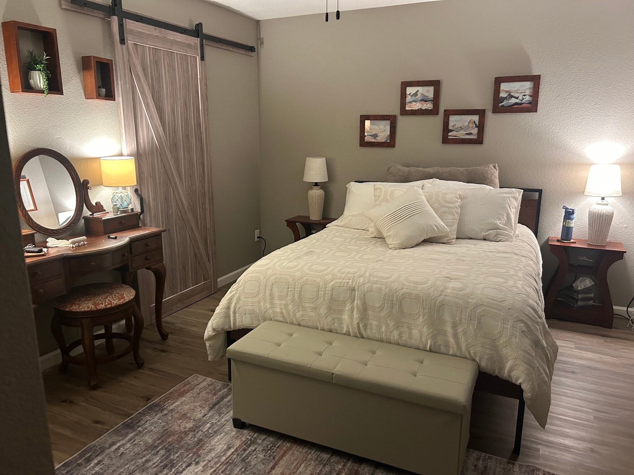 Master Bedroom with walk in closet - 3340 S Parkside Dr