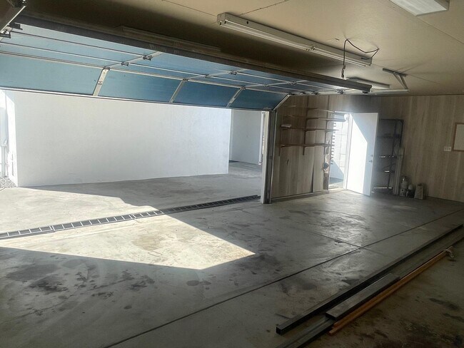 Building Photo - 2630 N Biskra Rd