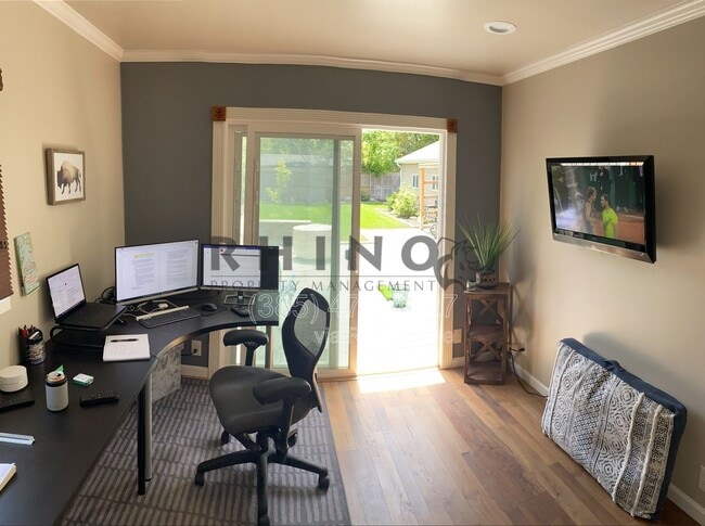 Building Photo - 174 Claybourne Ave S