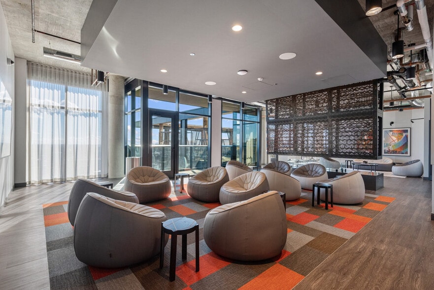 Building Photo - 1314 W Randolph St