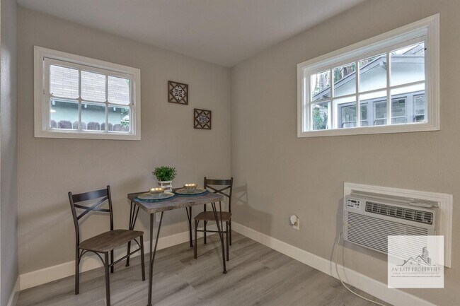 Building Photo - 1435 N Poplar Ave