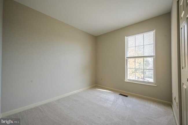 Building Photo - 9158 Pristine Ct