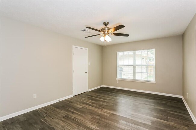 Building Photo - 1703 Willow Mill Dr