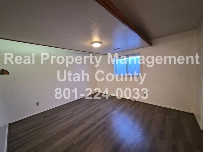 Building Photo - 590 E 1090 N