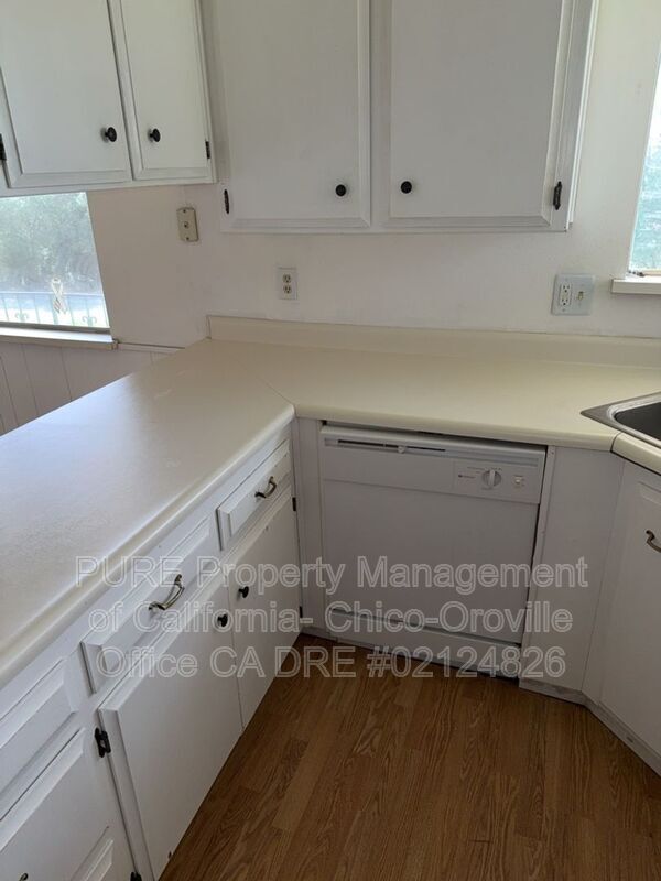 Building Photo - 84 Valley View Dr