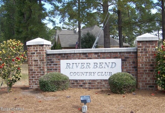 Building Photo - Exquisite One Level Townhome Quarterdeck Townes 2x2 Riverbend