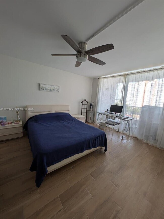 Building Photo - 1200 NE Miami Gardens Dr