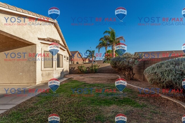 Building Photo - Charming home in McCartney Center!