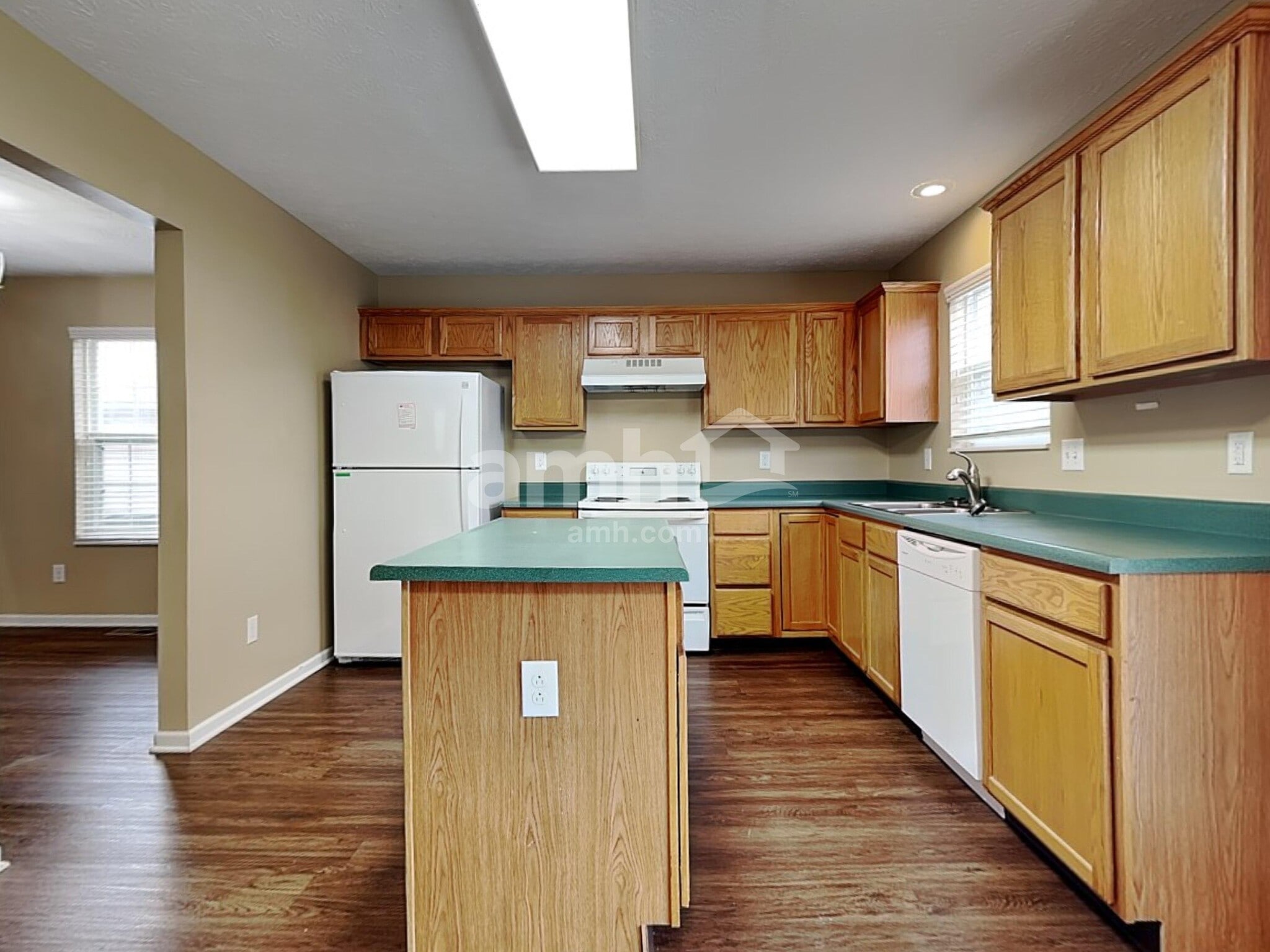 Building Photo - 2145 Blanton Dr