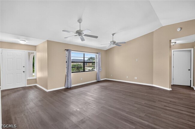 Building Photo - 718 SW 35th Terrace
