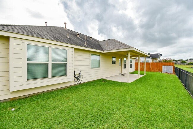 Building Photo - 231 S Lantana Cir