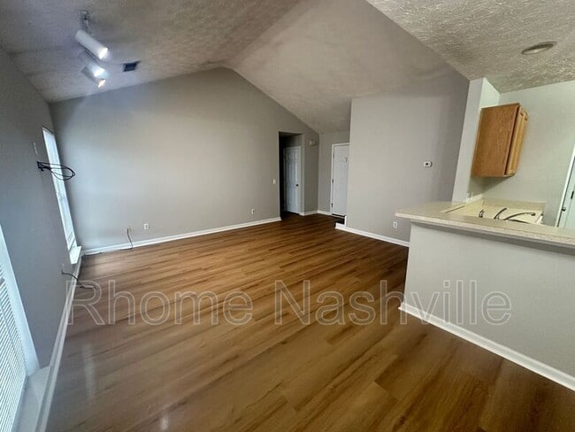 Building Photo - 1012 Pawnee Trail