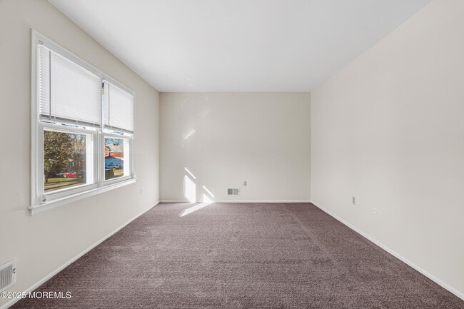 Building Photo - 144 New Cedar Ln