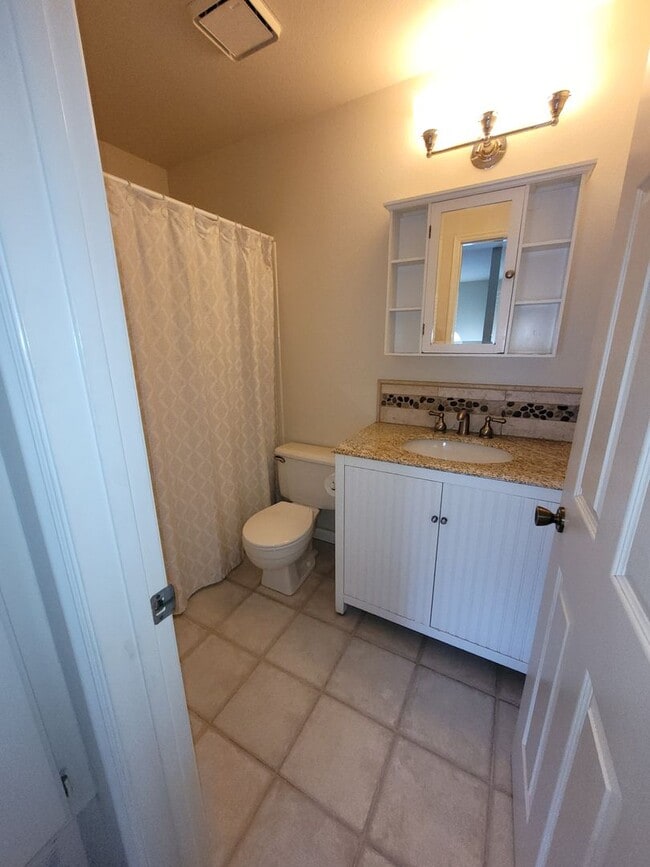Building Photo - Spacious Carmel Valley Townhome