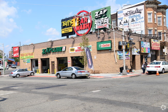 Building Photo - 1500 Kerrigan Ave