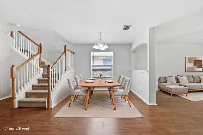 Building Photo - Spacious Two-Story Home in Prime Laurel Canyon Location
