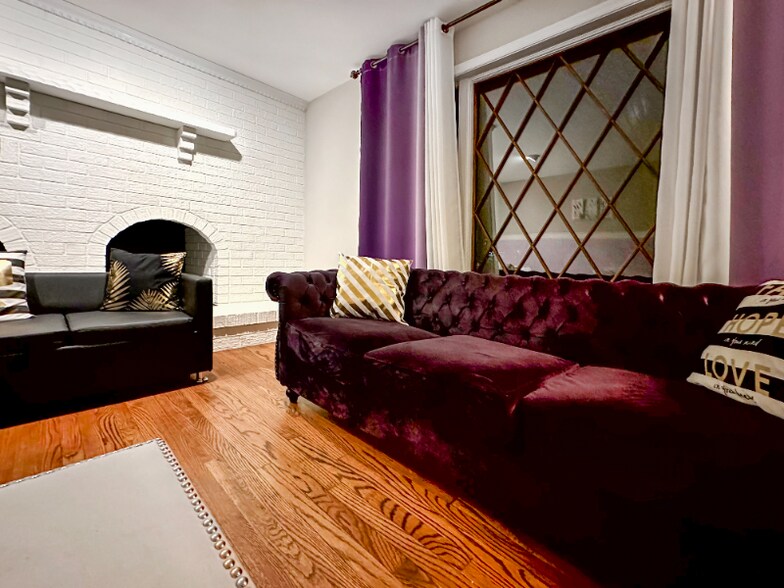 Building Photo - 6636 Isle of Skye Dr