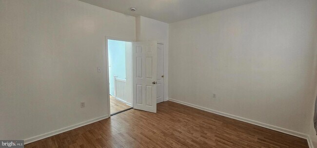 Building Photo - 2548 Oswego Ave
