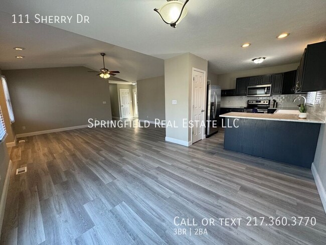 Building Photo - Living Large: Spacious 3 Bed, 2 Bath Home ...