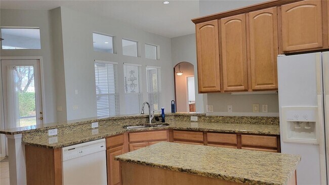 Building Photo - 421 Holly Fern Trl