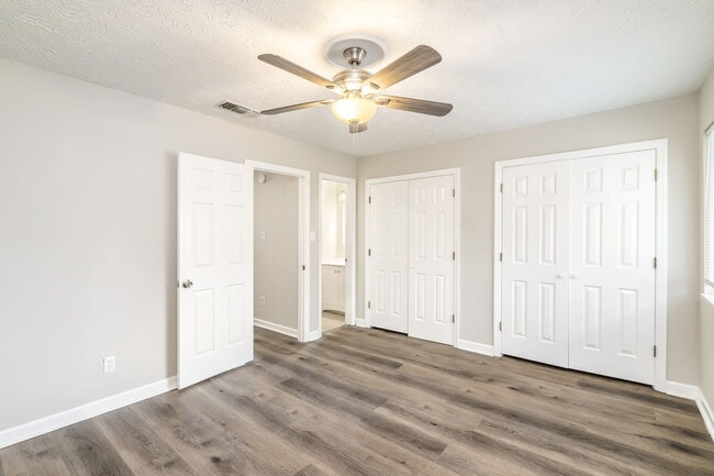 Building Photo - 118 Ladbrook Ln