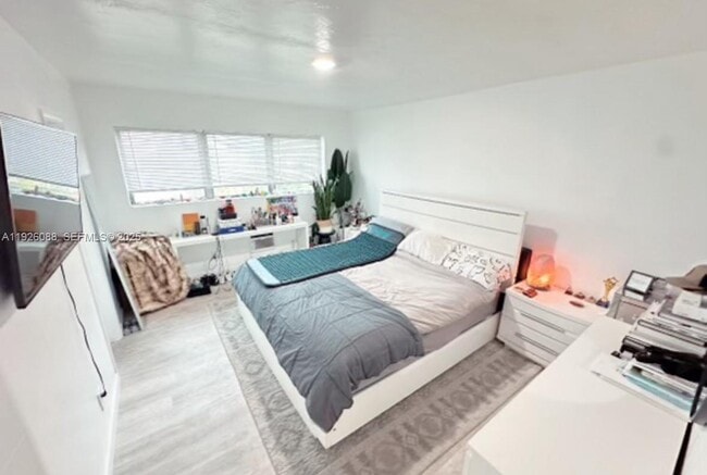 Building Photo - 324 Surfside Blvd