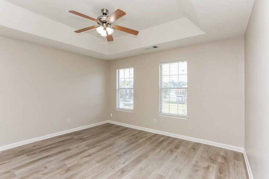 Building Photo - 3317 Royal Springs Ct