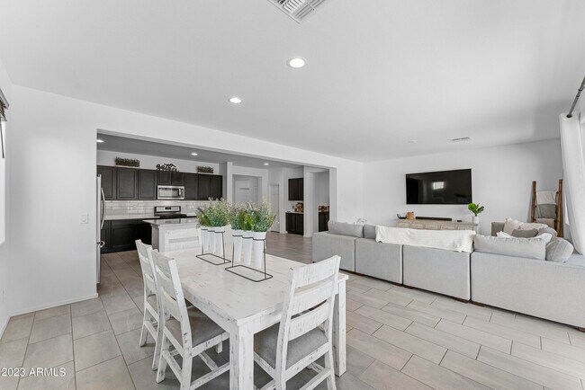 Building Photo - 23138 E Camina Plata