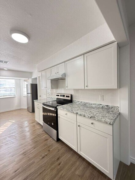 Building Photo - 4510 Briargrove St