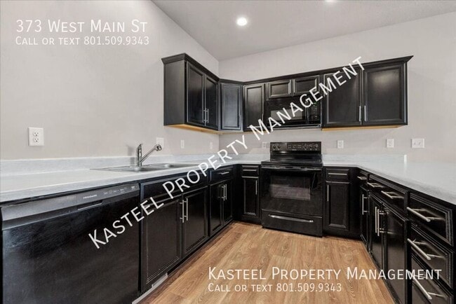 Building Photo - 373 W Main St