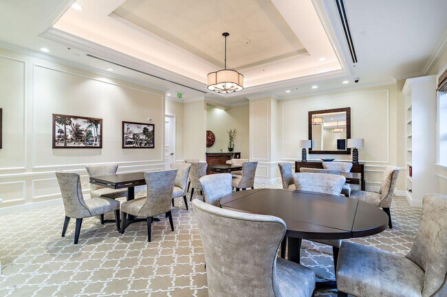Building Photo - 403 S Sapodilla Ave