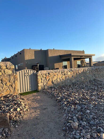 Building Photo - 12729 Methley Ave