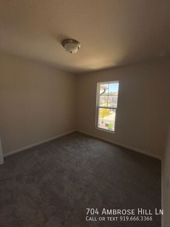 Building Photo - 704 Ambrose Hl Ln