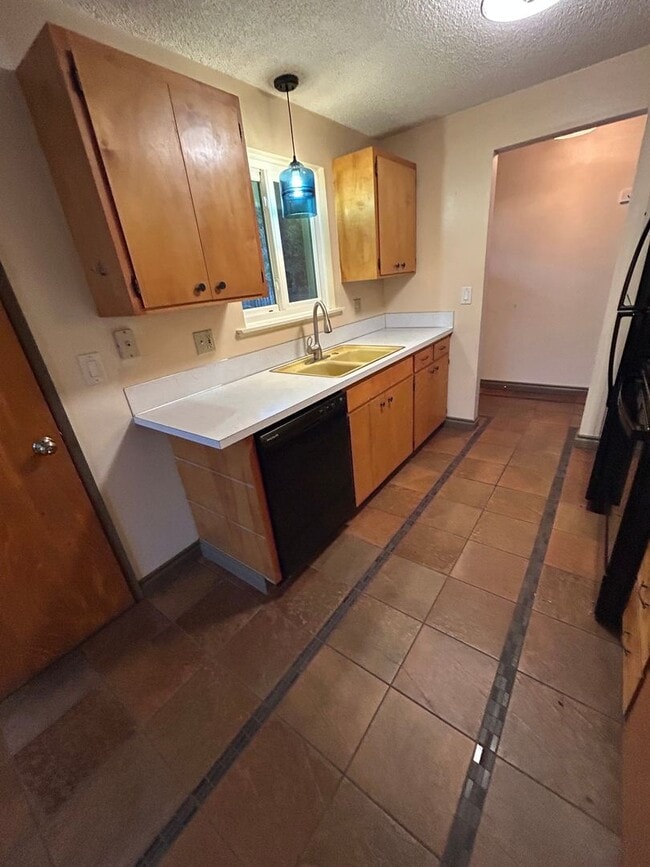 Building Photo - Beautiful 3 Bedroom 2 Bath Located in NW Corvallis!