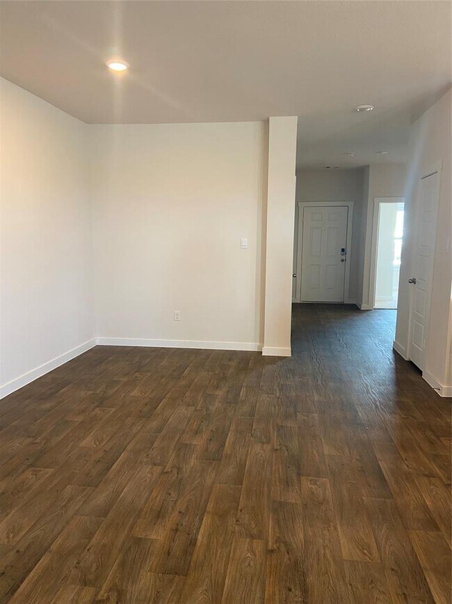 Building Photo - 412 Merriman Rd