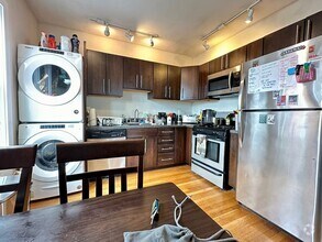 Building Photo - Parker St 3-Bed