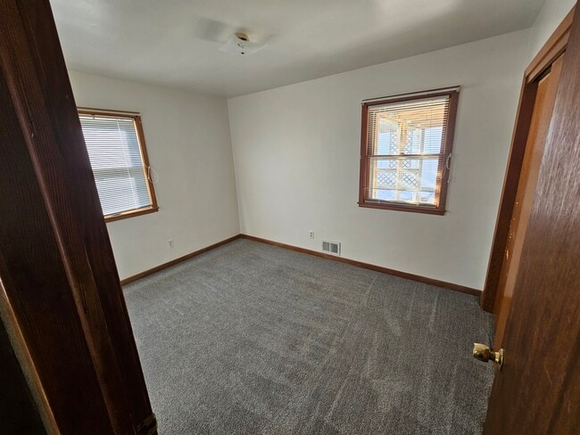 Building Photo - 705 N Highland Ave