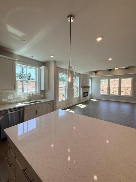 Building Photo - 146 Willowfern Ln